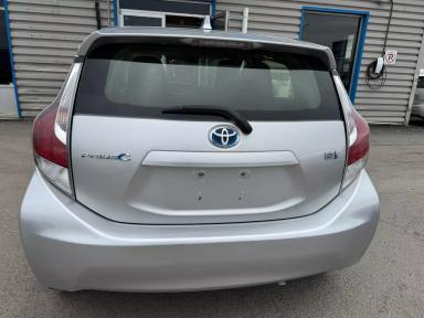 TOYOTA Prius c 2016 - Thumbnail 4