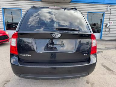 KIA Rondo 2009 - Thumbnail 5