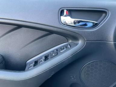 KIA Forte 2016 - Thumbnail 12