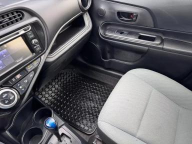 TOYOTA Prius c 2015 - Thumbnail 11
