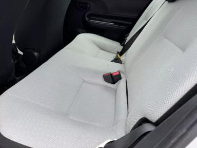 TOYOTA Prius c 2016 - Thumbnail 13
