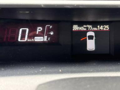 TOYOTA Prius c 2015 - Thumbnail 7