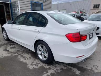 BMW 3-Series 2013 - Thumbnail 3