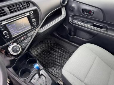 TOYOTA Prius c 2016 - Thumbnail 11