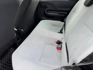 TOYOTA Prius c 2016 - Thumbnail 15