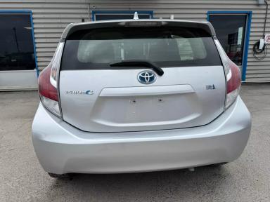 TOYOTA Prius c 2015 - Thumbnail 5