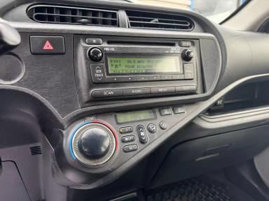 TOYOTA Prius c 2014 - Thumbnail 11