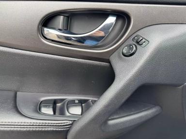 NISSAN Rogue 2015 - Thumbnail 17
