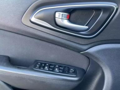 CHRYSLER 200 2016 - Thumbnail 11