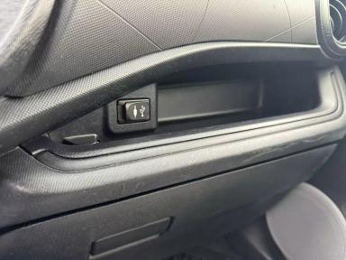 TOYOTA Prius c 2014 - Thumbnail 15