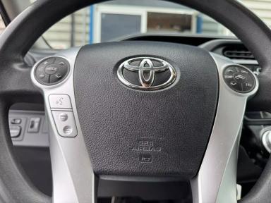 TOYOTA Prius c 2015 - Thumbnail 6