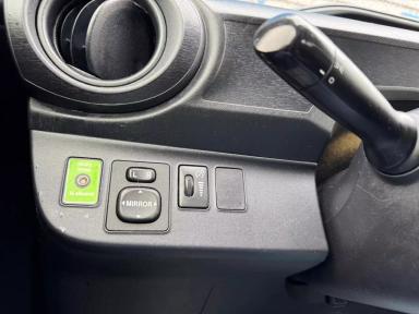 TOYOTA Prius c 2015 - Thumbnail 10