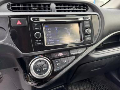 TOYOTA Prius c 2016 - Thumbnail 10