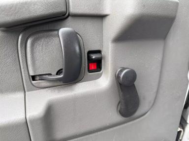 CHEVROLET Express 2010 - Thumbnail 19