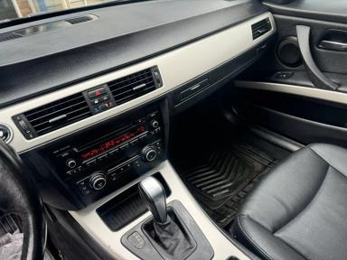BMW 3-Series 2011 - Thumbnail 9