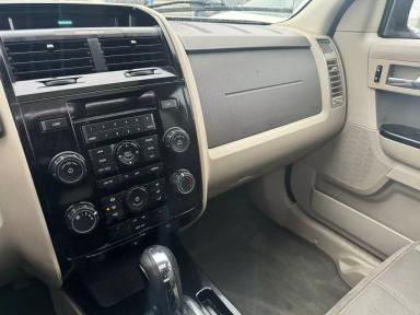 MAZDA Tribute 2009 - Thumbnail 7