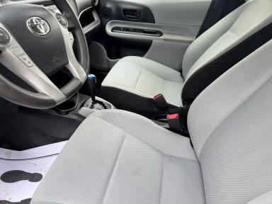 TOYOTA Prius c 2014 - Thumbnail 9