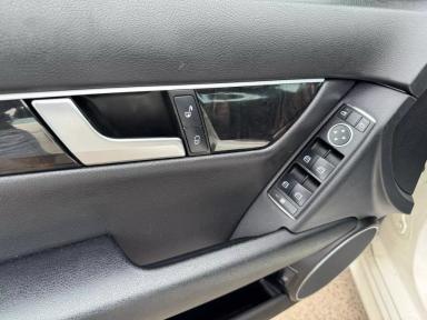 MERCEDES-BENZ C-Class 2012 - Thumbnail 16