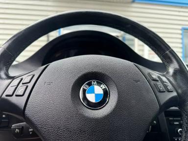 BMW 3-Series 2011 - Thumbnail 6