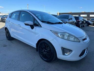 FORD Fiesta 2011 - Thumbnail 2