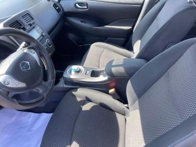 NISSAN LEAF 2015 - Thumbnail 8